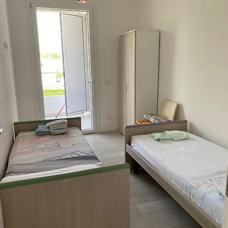 Nuovo Con Terrazzo E Piscina
